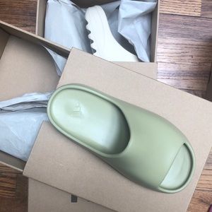 Brand New YEEZY by Adidas Slides - kids 2 resin
